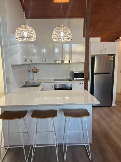 The Villas - Hervey Bay - 2 Separate Villas Urangan Bagian luar foto